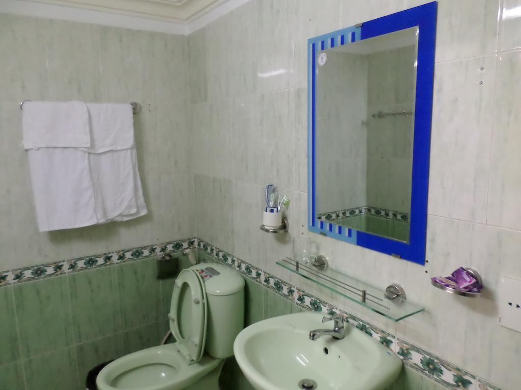 Tuong Vy Guesthouse Далат Номер фото